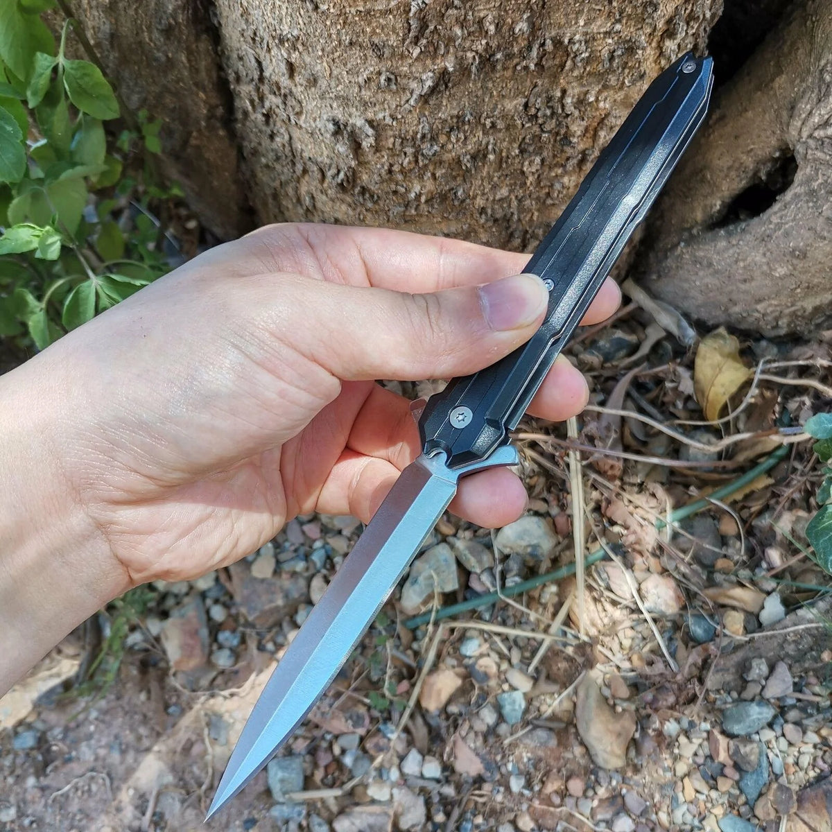 Portable Folding Survival Knife With Tactical Emergency Tool Design